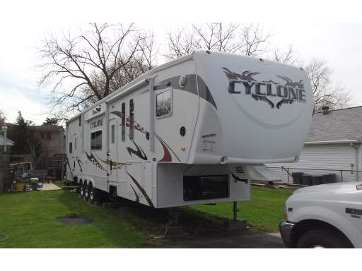 Heartland Cyclone 3950 Rvs For 4 Rvtrader Com 2009 Heartland Cyclone 3950