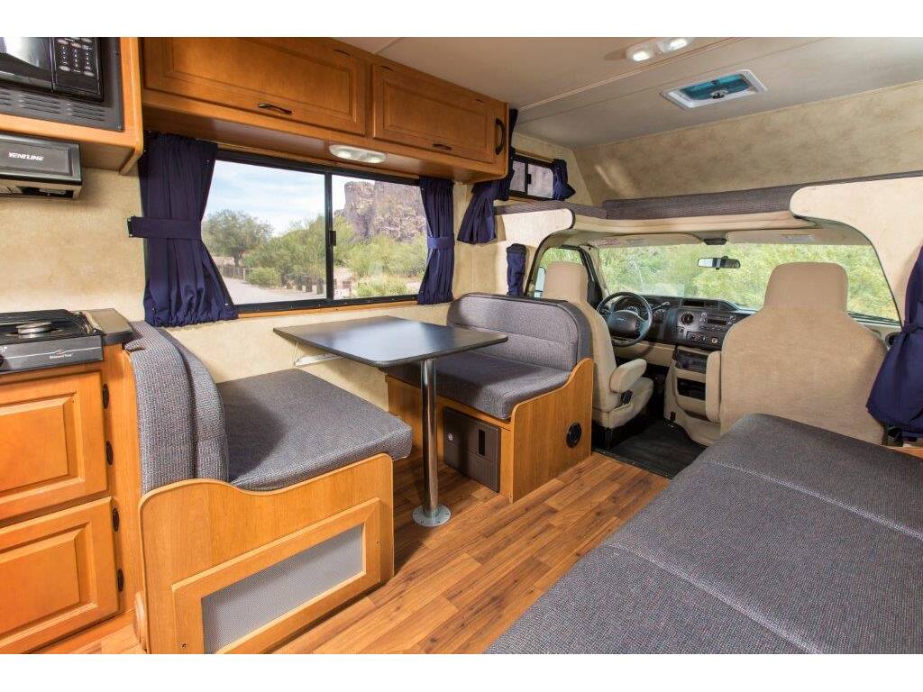 2014 Thor Motor Coach FOUR WINDS MAJESTIC 28A, Fallbrook ...