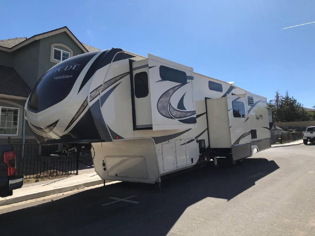 2017 Grand Design SOLITUDE 377MBS Reno NV RVtrader