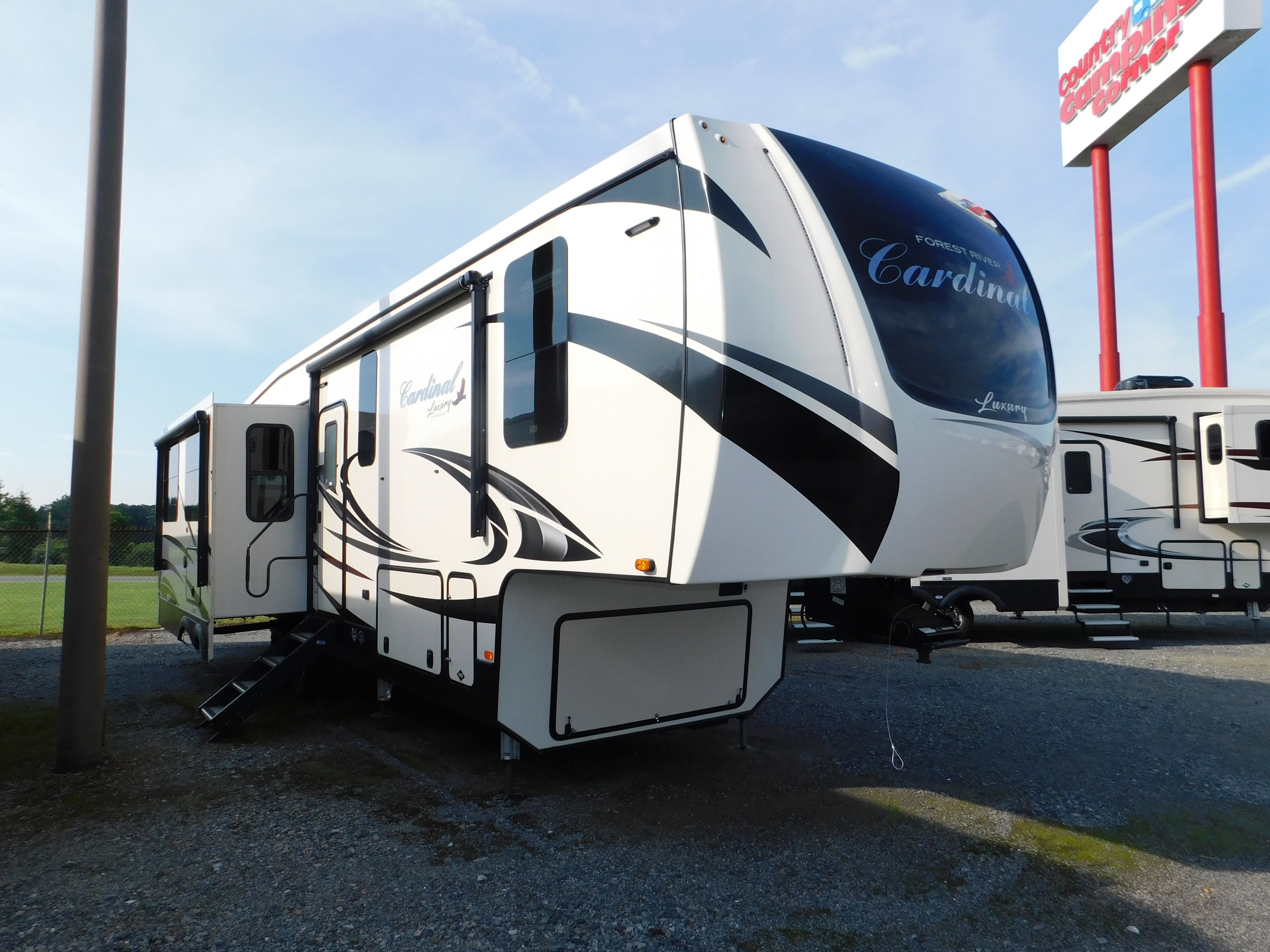 Luxury Camper? For Less Than You Think! (By Owner) - 3teirgu