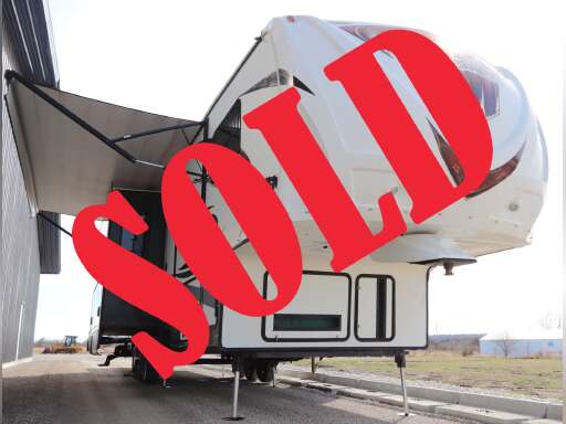 Kansas Xlr Thunderbolt Toy Hauler Xlf29udq5 For Sale Forest River Toy Haulers Rv Trader