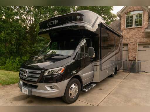 Vienna Rvs Vienna 25VRMC For Sale - Renegade RVs Near Me - RV Trader