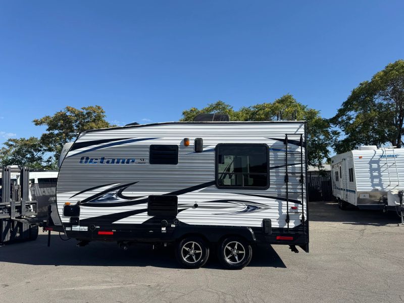ACRB　５０ 2014 Jayco Octane 161 Toy Hauler RV Reviews on RV Insider