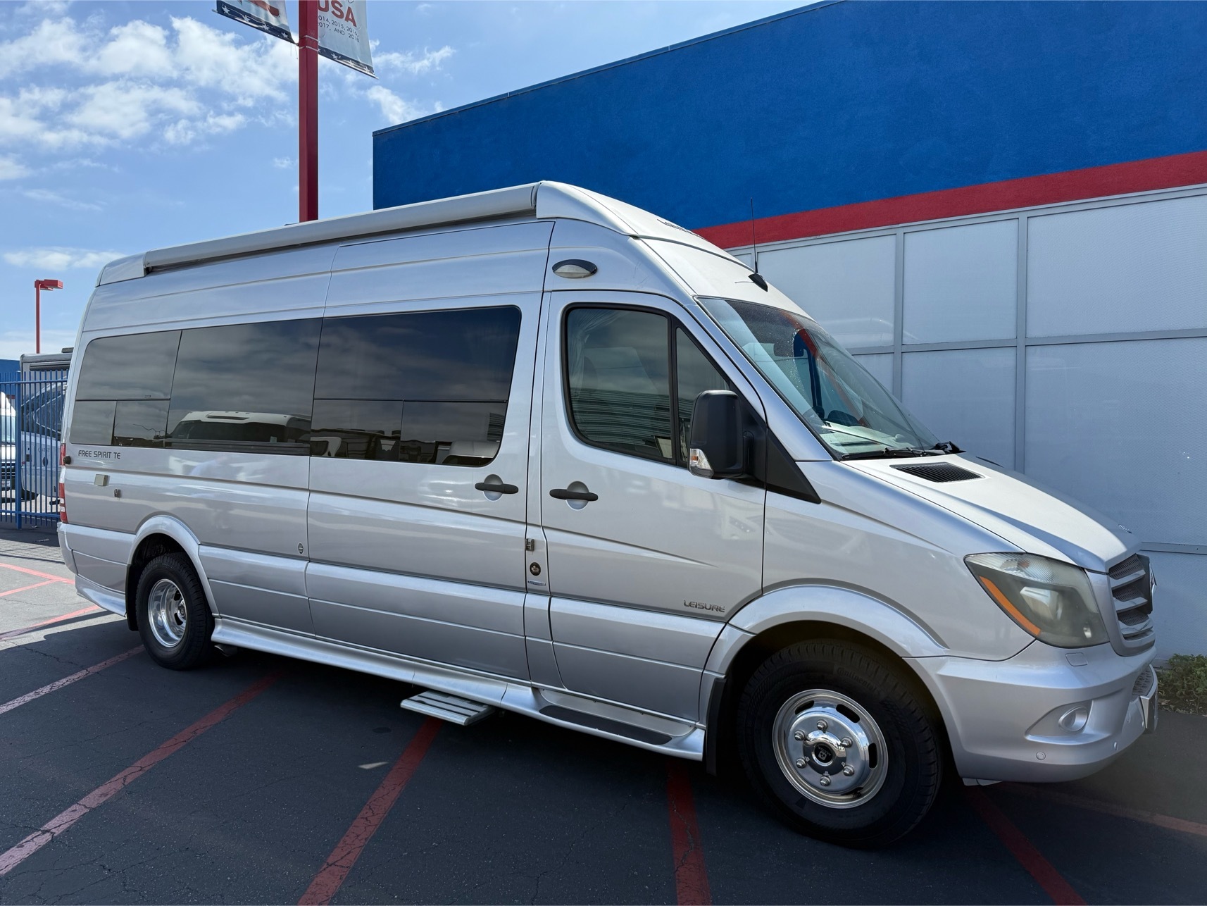 VAN MINI for the free-in-spirit now and the future バックアーチロゴパーカー / VAN JAC IVY アイビー Leisure Travel Free Spirit RVs For Sale - RV Trader
