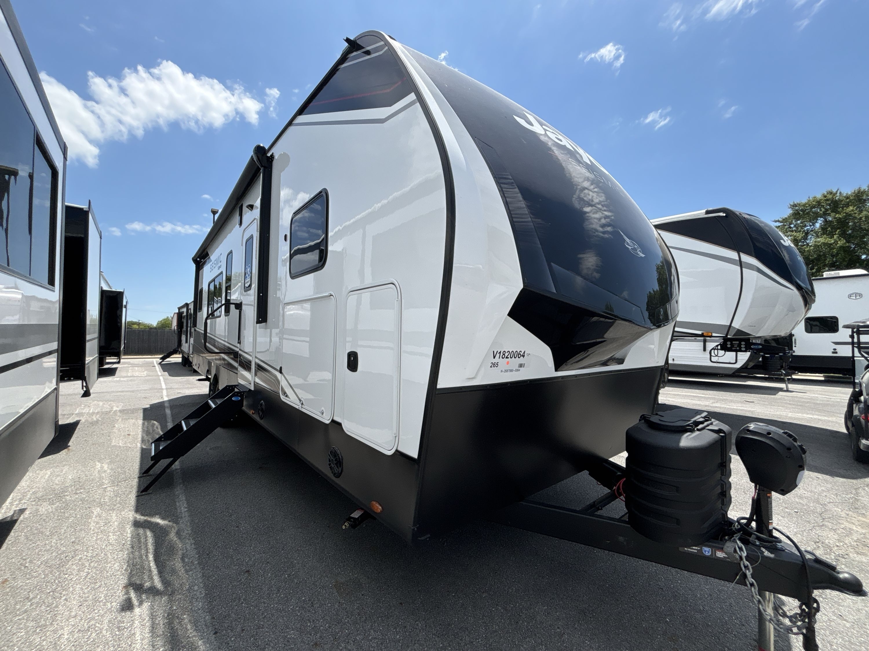 Jayco Seismic 3914 Toy Haulers 5th Wheel RV Reviews on RV Insider